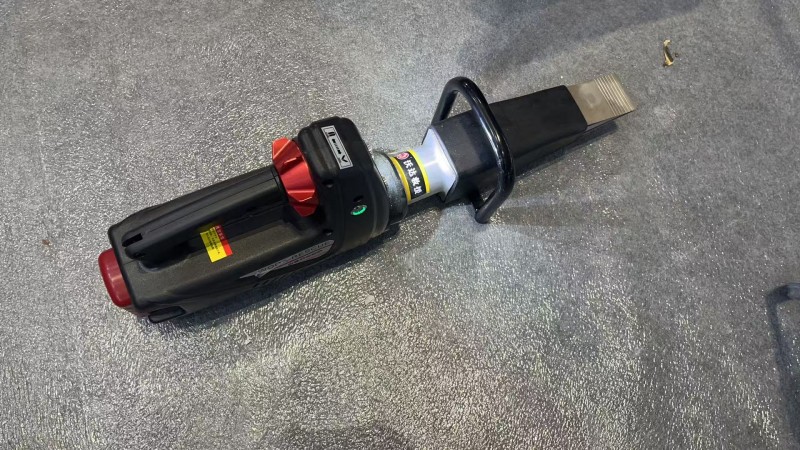 电动开缝器